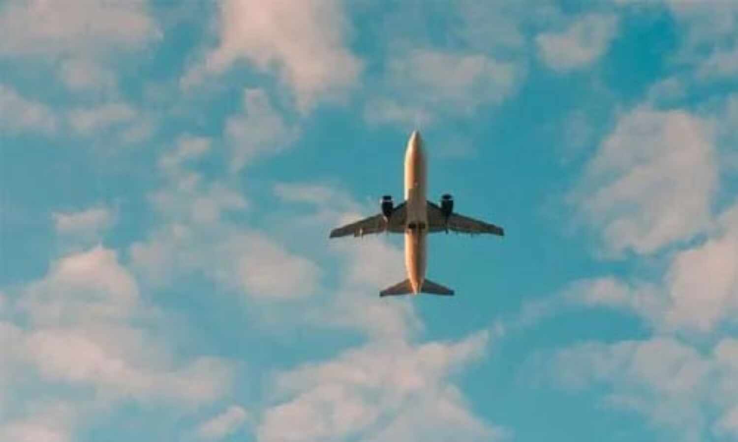 ബോംബ് ഭീഷണി; മോസ്കോ- ഗോവ ചാര്ട്ടേര്ഡ് വിമാനം ഗുജറാത്ത് ജാംനഗറില് ഇറക്കി ബോംബ് ഭീഷണി; മോസ്കോ- ഗോവ ചാര്ട്ടേര്ഡ് വിമാനം ഗുജറാത്ത് ജാംനഗറില് ഇറക്കി