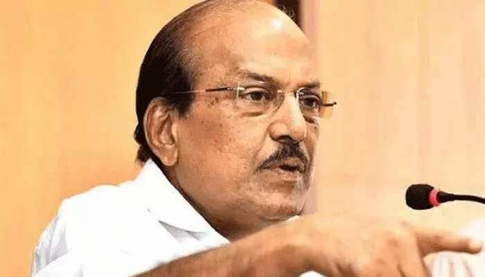 ഗവർണർ-സിപിഎം ഒത്തുകളി ആരോപണം: പ്രതികരണവുമായി കുഞ്ഞാലിക്കുട്ടി ഗവർണർ-സിപിഎം ഒത്തുകളി ആരോപണം: പ്രതികരണവുമായി കുഞ്ഞാലിക്കുട്ടി