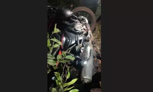 വള്ളിക്കുന്ന് ബൈക്കും ലോറിയും കൂട്ടിയിടിച്ച് കോട്ടക്കടവ് സ്വദേശി മരിച്ചു