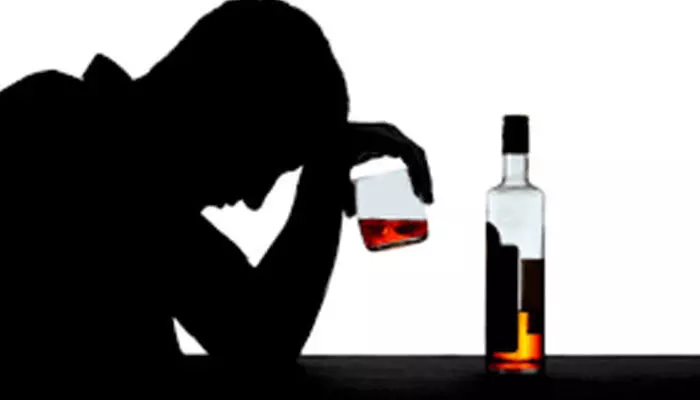 വഴിയിൽ വീണുകിട്ടിയ മദ്യം കഴിച്ച സംഭവം: ചികിത്സയിലായിരുന്ന അടിമാലി സ്വദേശി മരിച്ചു വഴിയിൽ വീണുകിട്ടിയ മദ്യം കഴിച്ച സംഭവം: ചികിത്സയിലായിരുന്ന അടിമാലി സ്വദേശി മരിച്ചു