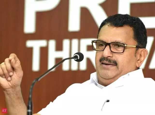 മുഖ്യമന്ത്രിയാകുന്നവർക്ക് പ്രത്യേക കുപ്പായം ഉണ്ടോ? ചെന്നിത്തലയെ പരിഹസിച്ച് കെ മുരളീധരന് മുഖ്യമന്ത്രിയാകുന്നവർക്ക് പ്രത്യേക കുപ്പായം ഉണ്ടോ? ചെന്നിത്തലയെ പരിഹസിച്ച് കെ മുരളീധരന്