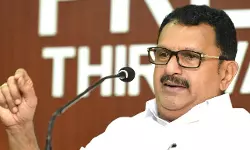 മുഖ്യമന്ത്രിയാകുന്നവർക്ക് പ്രത്യേക കുപ്പായം ഉണ്ടോ? ചെന്നിത്തലയെ പരിഹസിച്ച് കെ മുരളീധരന്‍