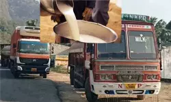 ആര്യങ്കാവില്‍ പിടികൂടിയ പാലില്‍ മായമില്ലെന്ന് കണ്ടെത്തല്‍; വെട്ടിലായി ക്ഷീരവികസനവകുപ്പ്