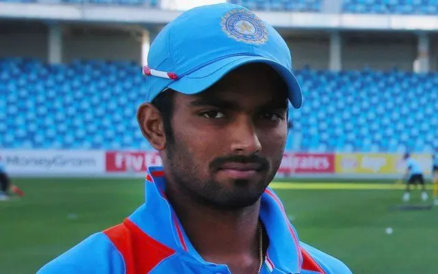 മുന് ഇന്ത്യന് അണ്ടര് 19 ക്യാപ്റ്റന് വിജയ് സോളിനെതിരേ പണം തട്ടിയെടുത്തതായി കേസ് മുന് ഇന്ത്യന് അണ്ടര് 19 ക്യാപ്റ്റന് വിജയ് സോളിനെതിരേ പണം തട്ടിയെടുത്തതായി കേസ്