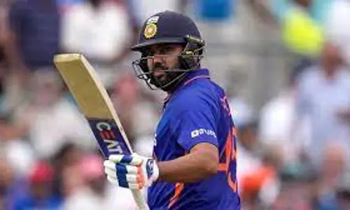 സെഞ്ചുറി വരള്ച്ചയ്ക്ക് വിരാമം; ഹിറ്റ്മാന് 30ാം സെഞ്ചുറി സെഞ്ചുറി വരള്ച്ചയ്ക്ക് വിരാമം; ഹിറ്റ്മാന് 30ാം സെഞ്ചുറി