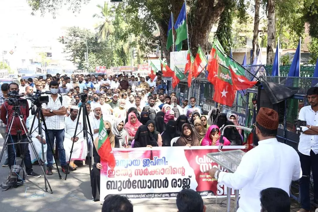 ജപ്തിയുടെ പേരില് കുടിയൊഴിപ്പിക്കല്: ഇടതുസര്ക്കാര് പക്ഷപാതിത്വം തുടരുന്നു- മൂവാറ്റുപുഴ അഷ്റഫ് മൗലവി ജപ്തിയുടെ പേരില് കുടിയൊഴിപ്പിക്കല്: ഇടതുസര്ക്കാര് പക്ഷപാതിത്വം തുടരുന്നു- മൂവാറ്റുപുഴ അഷ്റഫ് മൗലവി
