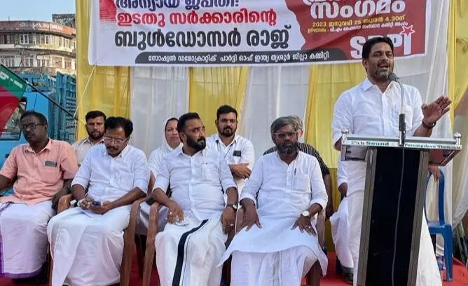 അന്യായമായ ജപ്തി നടപടി: ഏറ്റവും ക്രൂരനായ മുഖ്യമന്ത്രിയായി പിണറായി വിജയനെ കേരള ചരിത്രം രേഖപ്പെടുത്തും- വി എം ഫൈസൽ അന്യായമായ ജപ്തി നടപടി: ഏറ്റവും ക്രൂരനായ മുഖ്യമന്ത്രിയായി പിണറായി വിജയനെ കേരള ചരിത്രം രേഖപ്പെടുത്തും- വി എം ഫൈസൽ