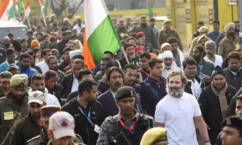 മതിയായ സുരക്ഷയില്ല; ഭാരത് ജോഡോ യാത്ര താല്ക്കാലികമായി നിര്ത്തിവച്ചു മതിയായ സുരക്ഷയില്ല; ഭാരത് ജോഡോ യാത്ര താല്ക്കാലികമായി നിര്ത്തിവച്ചു