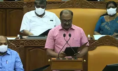 സംസ്ഥാന ബജറ്റ് അവതരണം തുടങ്ങി; വിലക്കയറ്റം നേരിടാന് 2,000 കോടി സംസ്ഥാന ബജറ്റ് അവതരണം തുടങ്ങി; വിലക്കയറ്റം നേരിടാന് 2,000 കോടി