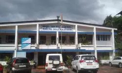 മലപ്പുറം നഗരസഭയിലെ അക്രമം: ഡ്രൈവര്‍ പി ടി മുകേഷിനെ സസ്‌പെന്റ് ചെയ്തു