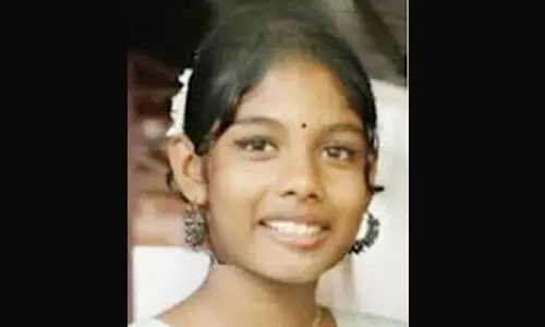 തിരൂരങ്ങാടിയില് ഒമ്പതാം ക്ലാസ് വിദ്യാര്ഥിനി വീട്ടില് തൂങ്ങി മരിച്ച നിലയില് തിരൂരങ്ങാടിയില് ഒമ്പതാം ക്ലാസ് വിദ്യാര്ഥിനി വീട്ടില് തൂങ്ങി മരിച്ച നിലയില്
