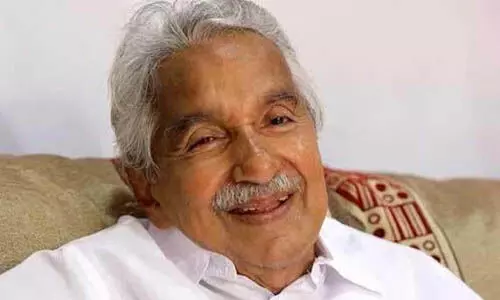 ഉമ്മന്ചാണ്ടിയെ ആശുപത്രിയില് പ്രവേശിപ്പിച്ചു ഉമ്മന്ചാണ്ടിയെ ആശുപത്രിയില് പ്രവേശിപ്പിച്ചു