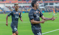 സര്‍വ്വാധിപത്യം; ഇന്ത്യന്‍ സൂപ്പര്‍ ലീഗ് ഷീല്‍ഡ് മുംബൈ സിറ്റിക്ക്