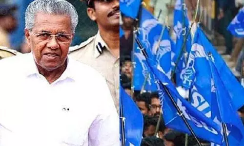 വീണ്ടും കരുതല് തടങ്കല്; കോഴിക്കോട് കെഎസ്യു നേതാക്കള് കസ്റ്റഡിയില് വീണ്ടും കരുതല് തടങ്കല്; കോഴിക്കോട് കെഎസ്യു നേതാക്കള് കസ്റ്റഡിയില്
