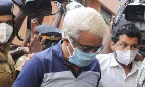 ലൈഫ് മിഷന് കോഴക്കേസ്; ശിവശങ്കറിന്റെ കസ്റ്റഡി കാലാവധി നീട്ടി ലൈഫ് മിഷന് കോഴക്കേസ്; ശിവശങ്കറിന്റെ കസ്റ്റഡി കാലാവധി നീട്ടി