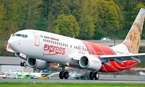 അടിയന്തര ലാന്ഡിങ്: എയര് ഇന്ത്യ എക്സ്പ്രസ് പൈലറ്റിന് സസ്പെന്ഷന് അടിയന്തര ലാന്ഡിങ്: എയര് ഇന്ത്യ എക്സ്പ്രസ് പൈലറ്റിന് സസ്പെന്ഷന്