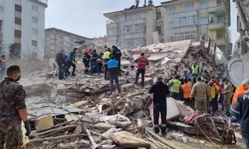 തുര്‍ക്കിയില്‍ വീണ്ടും ഭൂചലനം; ഒരാള്‍ മരിച്ചു, നിരവധി കെട്ടിടങ്ങള്‍ തകര്‍ന്നു