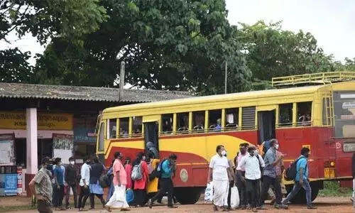 കെഎസ്ആര്ടിസി വിദ്യാര്ഥി കണ്സഷന് ചുരുക്കാനുള്ള തീരുമാനം; കെഎസ്യു പ്രക്ഷോഭത്തിലേക്ക് കെഎസ്ആര്ടിസി വിദ്യാര്ഥി കണ്സഷന് ചുരുക്കാനുള്ള തീരുമാനം; കെഎസ്യു പ്രക്ഷോഭത്തിലേക്ക്