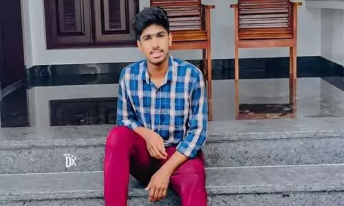മലപ്പുറം മൂന്നിയൂരില് ബൈക്ക് അപകടത്തില് വിദ്യാര്ഥി മരിച്ചു മലപ്പുറം മൂന്നിയൂരില് ബൈക്ക് അപകടത്തില് വിദ്യാര്ഥി മരിച്ചു