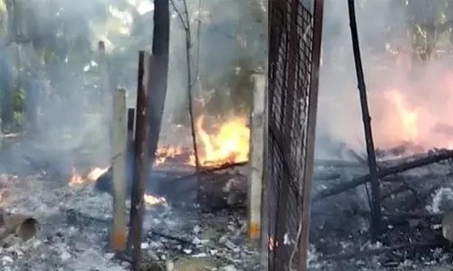തമിഴ്നാട്ടില് പടക്കനിര്മാണശാലയ്ക്ക് തീപ്പിടിച്ച് ഒരാള് മരിച്ചു തമിഴ്നാട്ടില് പടക്കനിര്മാണശാലയ്ക്ക് തീപ്പിടിച്ച് ഒരാള് മരിച്ചു