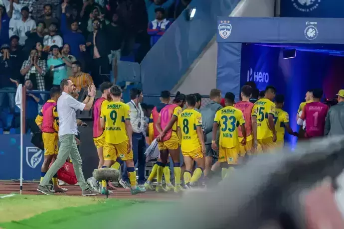 ബ്ലാസ്റ്റേഴ്സിന്റെ പരാതി തള്ളി; പിഴ ആറ് ലക്ഷം;റഫറിക്ക് തെറ്റ് പറ്റിയില്ല ബ്ലാസ്റ്റേഴ്സിന്റെ പരാതി തള്ളി; പിഴ ആറ് ലക്ഷം;റഫറിക്ക് തെറ്റ് പറ്റിയില്ല