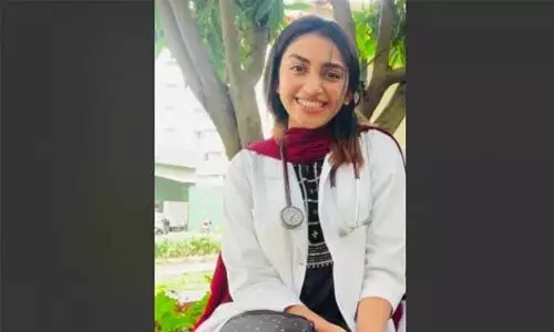 കോഴിക്കോട് ഫ് ളാറ്റില് നിന്നും വീണ് വനിതാ ഡോക്ടര് മരിച്ചു കോഴിക്കോട് ഫ് ളാറ്റില് നിന്നും വീണ് വനിതാ ഡോക്ടര് മരിച്ചു