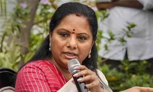 ഡല്ഹി മദ്യനയക്കേസ്: തെലങ്കാന മുഖ്യമന്ത്രിയുടെ മകള് കവിതയെ ഇഡി ഇന്ന് ചോദ്യം ചെയ്യും ഡല്ഹി മദ്യനയക്കേസ്: തെലങ്കാന മുഖ്യമന്ത്രിയുടെ മകള് കവിതയെ ഇഡി ഇന്ന് ചോദ്യം ചെയ്യും