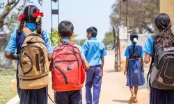 മോദിയുടെ റോഡ് ഷോ: പരീക്ഷാര്‍ഥികളോട് രണ്ടു മണിക്കൂര്‍ നേരത്തേ സ്‌കൂളിലെത്താന്‍ നിര്‍ദേശം
