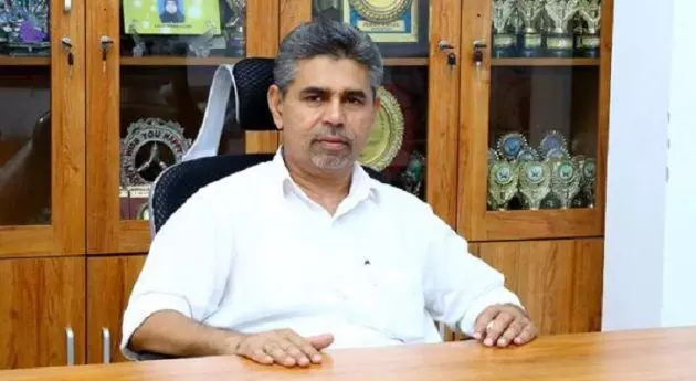 ലീഗ് തിരഞ്ഞെടുപ്പ് നിയമ വിരുദ്ധവും കോടതിയലക്ഷ്യവും; കോടതിയെ സമീപിക്കാനൊരുങ്ങി കെ എസ് ഹംസ ലീഗ് തിരഞ്ഞെടുപ്പ് നിയമ വിരുദ്ധവും കോടതിയലക്ഷ്യവും; കോടതിയെ സമീപിക്കാനൊരുങ്ങി കെ എസ് ഹംസ