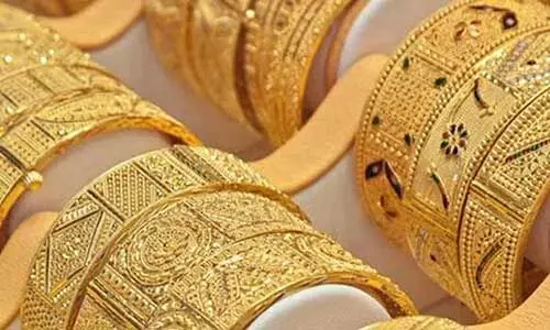 സ്വര്ണ വില 44,000 തൊട്ടു; വിവാഹ വിപണിയില് ആശങ്ക സ്വര്ണ വില 44,000 തൊട്ടു; വിവാഹ വിപണിയില് ആശങ്ക