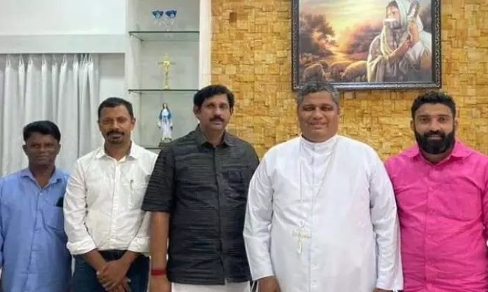 ബിജെപിക്ക് എംപിയെ തരാമെന്ന വാഗ്ദാനം അപകടകരം; ജോസഫ് പാംപ്ലാനിക്കെതിരേ സത്യദീപം ബിജെപിക്ക് എംപിയെ തരാമെന്ന വാഗ്ദാനം അപകടകരം; ജോസഫ് പാംപ്ലാനിക്കെതിരേ സത്യദീപം