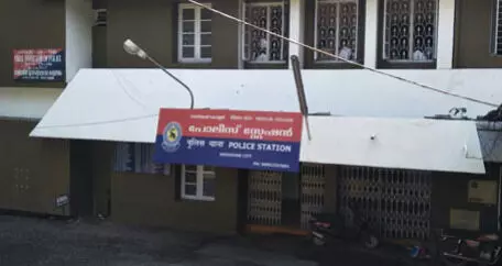 ഒരു ലൗ ജിഹാദ് കെട്ടുകഥ കൂടി പൊളിഞ്ഞു; കോഴിക്കോട് സ്വദേശിയെ കോടതി വെറുതെവിട്ടു ഒരു ലൗ ജിഹാദ് കെട്ടുകഥ കൂടി പൊളിഞ്ഞു; കോഴിക്കോട് സ്വദേശിയെ കോടതി വെറുതെവിട്ടു