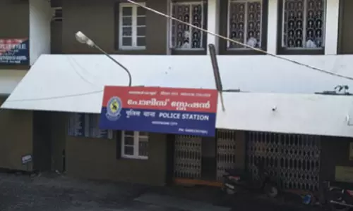 ഒരു ലൗ ജിഹാദ് കെട്ടുകഥ കൂടി പൊളിഞ്ഞു; കോഴിക്കോട് സ്വദേശിയെ കോടതി വെറുതെവിട്ടു ഒരു ലൗ ജിഹാദ് കെട്ടുകഥ കൂടി പൊളിഞ്ഞു; കോഴിക്കോട് സ്വദേശിയെ കോടതി വെറുതെവിട്ടു