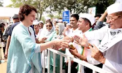 അദാനിയുടെ പേര് പറയുമ്പോള്‍ എന്തിനീ വെപ്രാളം; മോദിയെ വെല്ലുവിളിച്ച് പ്രിയങ്ക, ട്വിറ്റര്‍ ബയോ മാറ്റി രാഹുല്‍