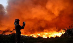 ബ്രഹ്മപുരം മാലിന്യപ്ലാന്റില്‍ വീണ്ടും തീപ്പിടിത്തം; ഫയര്‍ഫോഴ്‌സ് തീയണ്ക്കുന്നു