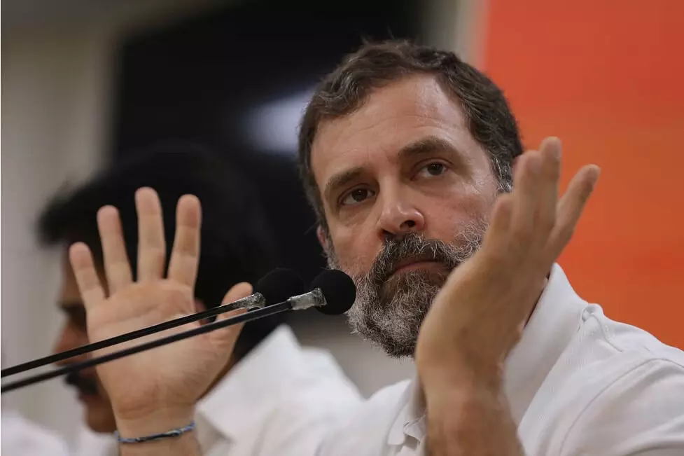 ലോക്സഭയില് അയോഗ്യനാക്കിയതിനു പിന്നാലെ ഔദ്യോഗിക ബംഗ്ലാവ് ഒഴിയാന് രാഹുല് ഗാന്ധിക്ക് നോട്ടീസ് ലോക്സഭയില് അയോഗ്യനാക്കിയതിനു പിന്നാലെ ഔദ്യോഗിക ബംഗ്ലാവ് ഒഴിയാന് രാഹുല് ഗാന്ധിക്ക് നോട്ടീസ്