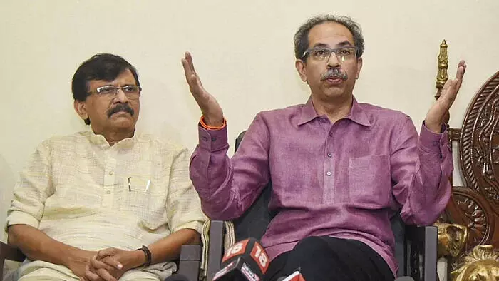 മാനനഷ്ടക്കേസ്: ഉദ്ദവ് താക്കറെയ്ക്കും സഞ്ജയ് റാവത്തിനും നോട്ടീസ് മാനനഷ്ടക്കേസ്: ഉദ്ദവ് താക്കറെയ്ക്കും സഞ്ജയ് റാവത്തിനും നോട്ടീസ്