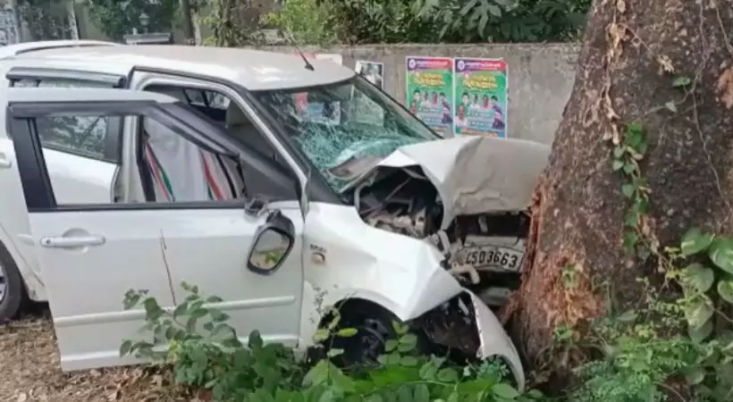 ചാലക്കുടിയില് വാഹനാപകടം; രണ്ട് സ്ത്രീകള് മരിച്ചു; ഒരാളുടെ നില ഗുരുതരം ചാലക്കുടിയില് വാഹനാപകടം; രണ്ട് സ്ത്രീകള് മരിച്ചു; ഒരാളുടെ നില ഗുരുതരം
