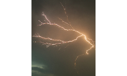 കോട്ടയം മുണ്ടക്കയത്ത് ഇടിമിന്നലേറ്റ് രണ്ടുപേര്‍ മരിച്ചു