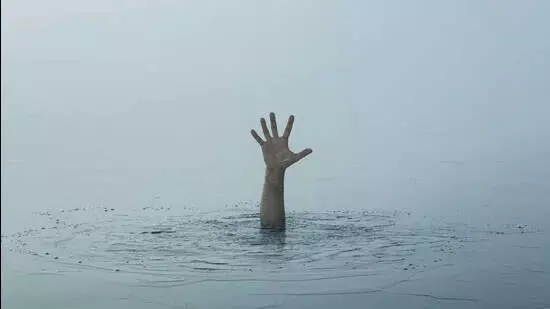 കണ്ണൂര് കേളകത്ത് പുഴയില് കുളിക്കാനിറങ്ങിയ അച്ഛനും മകനും മുങ്ങി മരിച്ചു കണ്ണൂര് കേളകത്ത് പുഴയില് കുളിക്കാനിറങ്ങിയ അച്ഛനും മകനും മുങ്ങി മരിച്ചു
