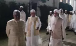 രാമനവമി സംഘര്ഷം: മുസ് ലിം മതനേതാക്കളുടെ പ്രതിനിധി സംഘം അമിത്ഷായെ സന്ദര്ശിച്ചു രാമനവമി സംഘര്ഷം: മുസ് ലിം മതനേതാക്കളുടെ പ്രതിനിധി സംഘം അമിത്ഷായെ സന്ദര്ശിച്ചു