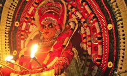 എട്ടാം ക്ലാസ് വിദ്യാര്‍ഥി അഗ്‌നിക്കോല തെയ്യം അവതരിപ്പിച്ച സംഭവം; ബാലാവകാശ കമ്മീഷന്‍ കേസെടുത്തു