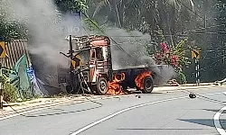 താനൂരില്‍ ലോറിയും ബൈക്കും കൂട്ടിയിടിച്ച് ബൈക്കിന് തീപ്പിടിച്ചു; ബൈക്ക് യാത്രികിന് ദാരുണാന്ത്യം