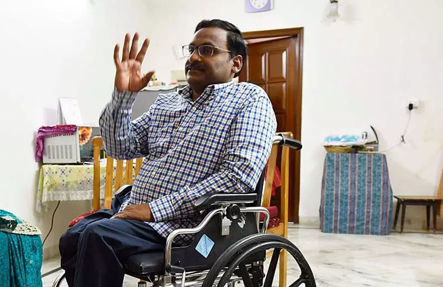 മാവോവാദി ബന്ധം: പ്രഫ. ജി എന് സായിബാബയെയും അഞ്ചുപേരെയും ബോംബെ ഹൈക്കോടതി വെറുതെവിട്ടു മാവോവാദി ബന്ധം: പ്രഫ. ജി എന് സായിബാബയെയും അഞ്ചുപേരെയും ബോംബെ ഹൈക്കോടതി വെറുതെവിട്ടു