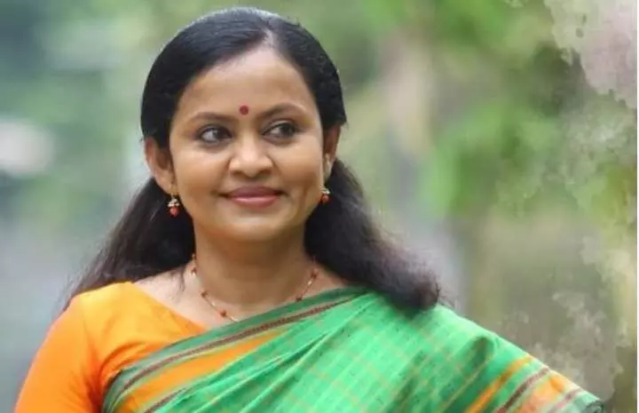 ബിജെപിയെ വെട്ടിലാക്കി ദേശീയ നേതാവ്; കൊച്ചി കോര്പറേഷനില് യുഡിഎഫിനെ പിന്തുണച്ചു ബിജെപിയെ വെട്ടിലാക്കി ദേശീയ നേതാവ്; കൊച്ചി കോര്പറേഷനില് യുഡിഎഫിനെ പിന്തുണച്ചു