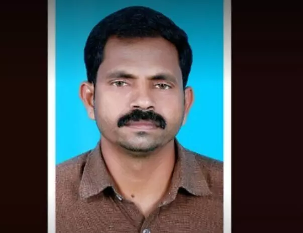 വൈദ്യുതി ലൈനില് നിന്ന് ഷോക്കേറ്റ് സിപിഐ നേതാവായ മുന് പഞ്ചായത്ത് അംഗം മരണപ്പെട്ടു വൈദ്യുതി ലൈനില് നിന്ന് ഷോക്കേറ്റ് സിപിഐ നേതാവായ മുന് പഞ്ചായത്ത് അംഗം മരണപ്പെട്ടു