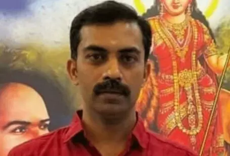 സന്ദീപാനന്ദഗിരിയുടെ ആശ്രമം കത്തിച്ച കേസ്: ബിജെപി ജില്ലാ ജനറല് സെക്രട്ടറി ഉള്പ്പെടെ രണ്ട് ആര്എസ്എസ്സുകാര് അറസ്റ്റില് സന്ദീപാനന്ദഗിരിയുടെ ആശ്രമം കത്തിച്ച കേസ്: ബിജെപി ജില്ലാ ജനറല് സെക്രട്ടറി ഉള്പ്പെടെ രണ്ട് ആര്എസ്എസ്സുകാര് അറസ്റ്റില്