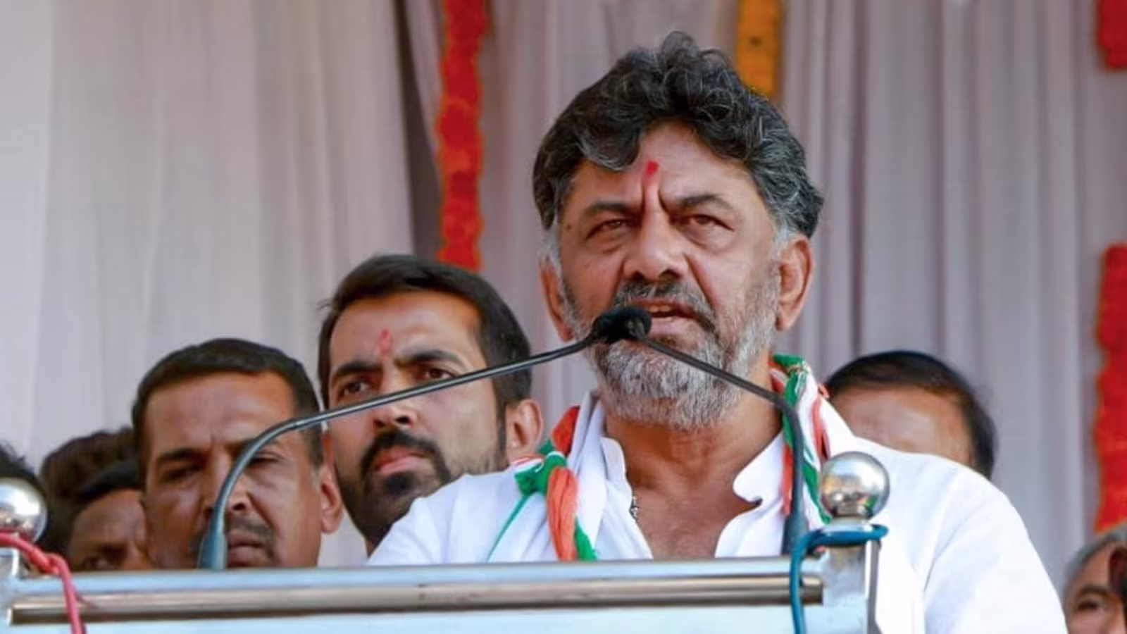 പാലിച്ചത് സോണിയാ ഗാന്ധിക്ക് നല്‍കിയ വാക്ക്; ജയത്തില്‍ വികാരധീനനായി ഡികെ