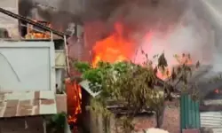 മണിപ്പുരില്‍ വീണ്ടും സംഘര്‍ഷം; നിരോധനാജ്ഞ, വീടുകള്‍ കത്തിച്ചു