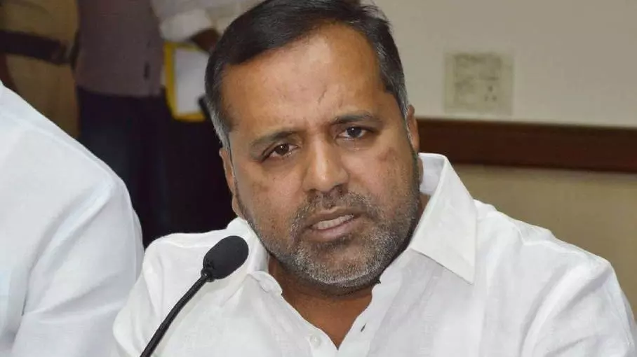 മലയാളിയായ യു ടി ഖാദര് ഇനി കര്ണാടകാ സ്പീക്കര്; നിയമസഭ ചരിത്രത്തില് ന്യൂനപക്ഷ വിഭാഗത്തില് നിന്നുള്ള ആദ്യ സ്പീക്കര് മലയാളിയായ യു ടി ഖാദര് ഇനി കര്ണാടകാ സ്പീക്കര്; നിയമസഭ ചരിത്രത്തില് ന്യൂനപക്ഷ വിഭാഗത്തില് നിന്നുള്ള ആദ്യ സ്പീക്കര്